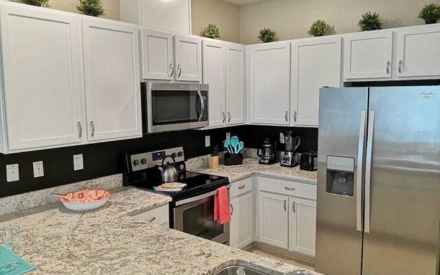 Splendid 4 Bedroom Home Close to Disney 5168