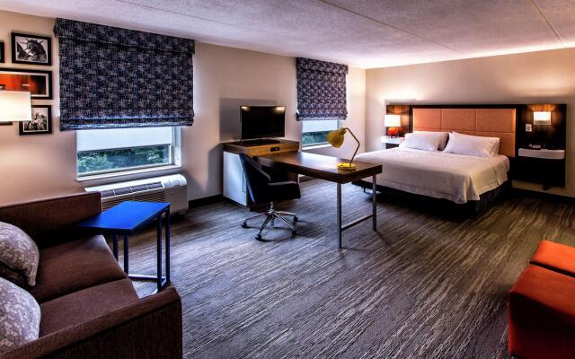 Hampton Inn & Suites Staten Island