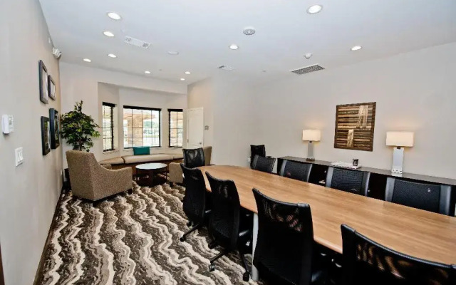 Staybridge Suites Houston - Humble Beltway 8 E by IHG