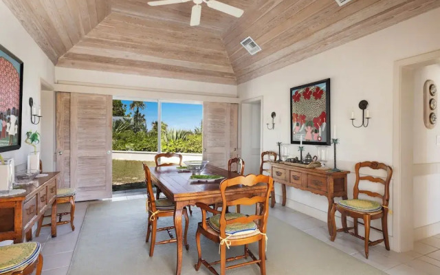 Windermere Paradise: Luxurious Estate With Amenities
