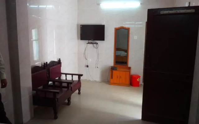 Hotel Classic 7 by OYO Rooms