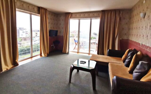 Twins Palace Apart Hotel