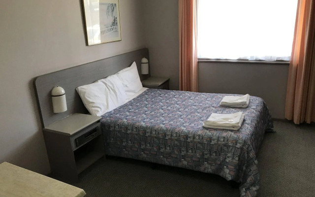 Tea Gardens Hotel