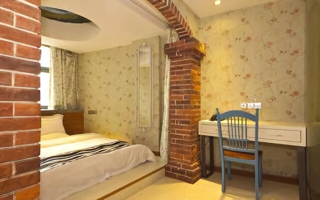 Tata Theme Hotel