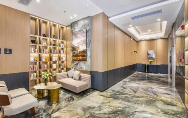 Yangjiang Jiangcheng Junyi Square Atour X Hotel