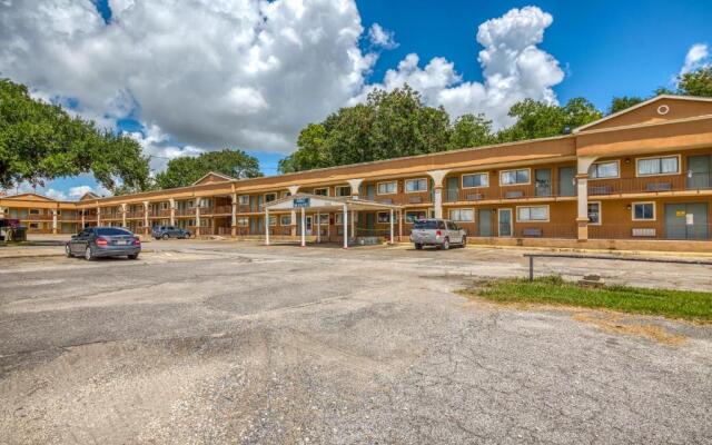 Budget Inn and Suites