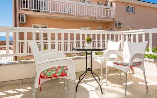 Nice Home in Makarska With Wifi and 2 Bedrooms