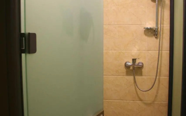 Golden Gobi Guesthouse & Tour