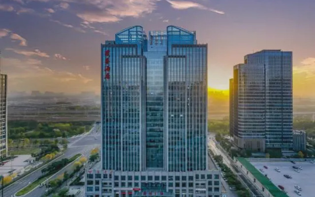 The Ruihe Hotel (Zhengzhou High-speed Railway Station)