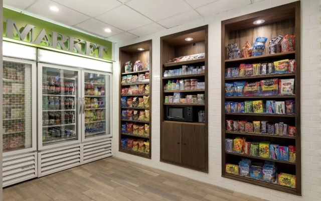 Holiday Inn : Bloomington W MSP Airport Area by IHG