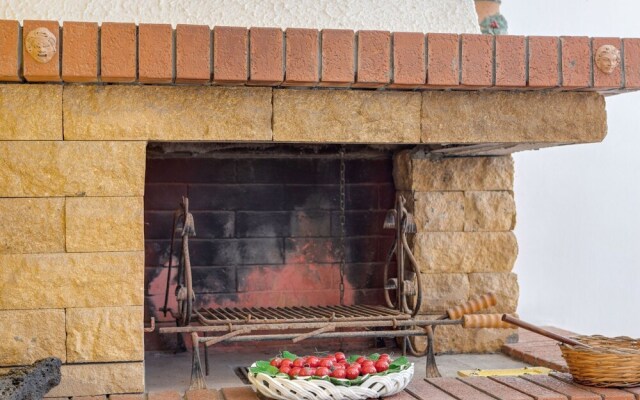 Splendid Holiday Home in Pozzallo With Garden