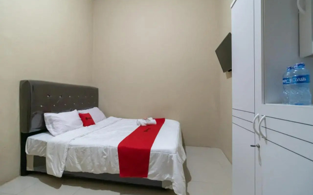 RedDoorz Plus near Palembang Trade Center 2