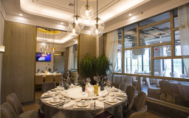 Hainan Mount Qixian Tang Hotel