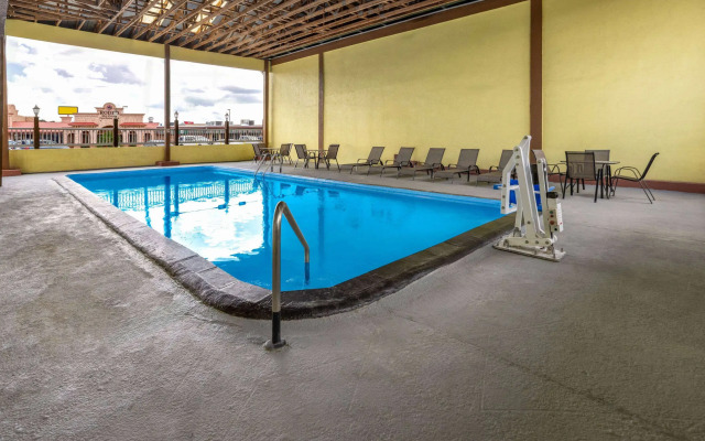 Days Inn by Wyndham Waycross
