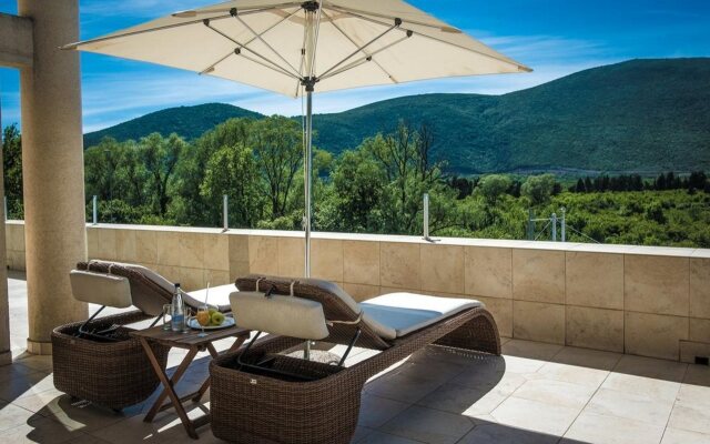 Hotel Odissey