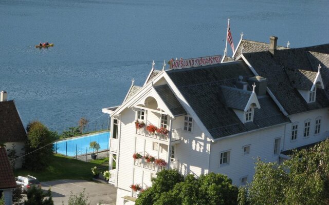 Hofslund Fjordhotel