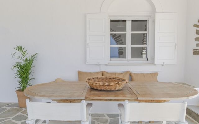 Anthemion Paros Villas & Suites
