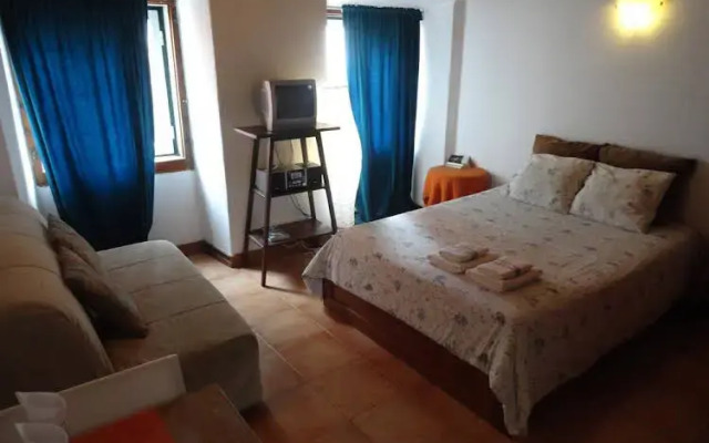 Cozy Apartment in Bairro Alto (Adults Only)