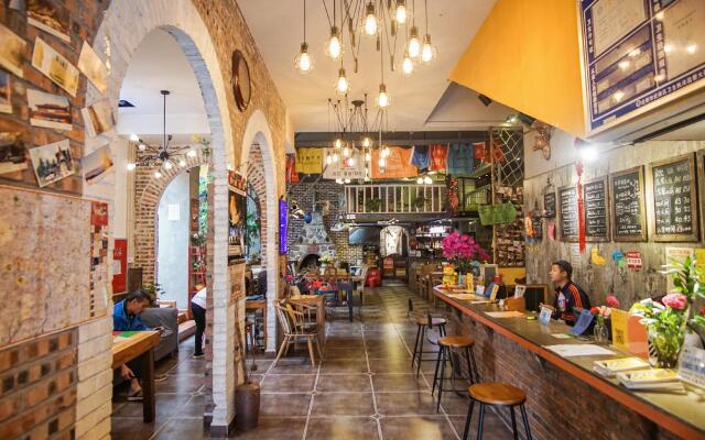 Chengdu Dreams Travel International Youth Hostel