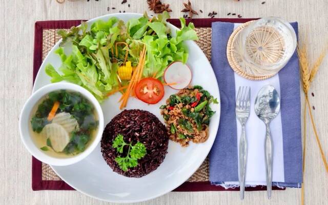 Nanee Maerim Lake View