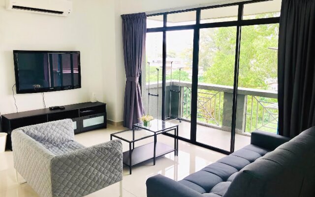 Serdang Raya by Yolodge