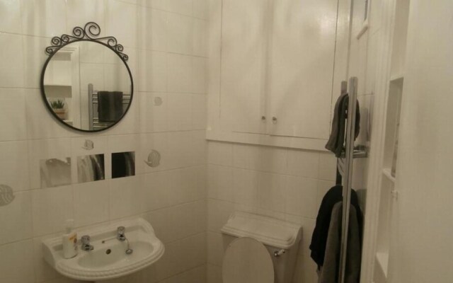 Charming Seafront 2-bed Apartment in Llandudno