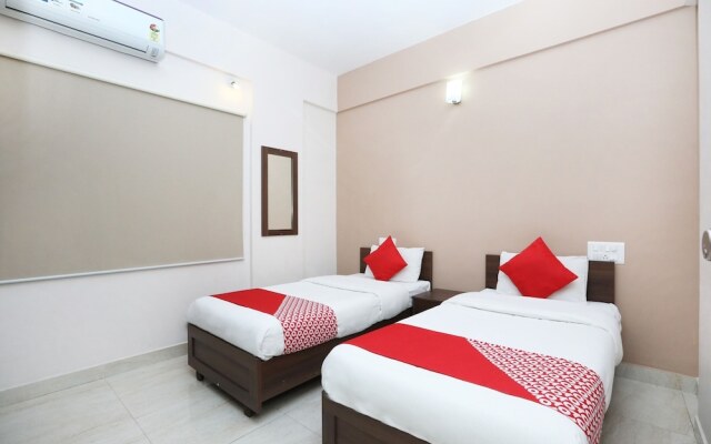 Indra Comforts By OYO Rooms