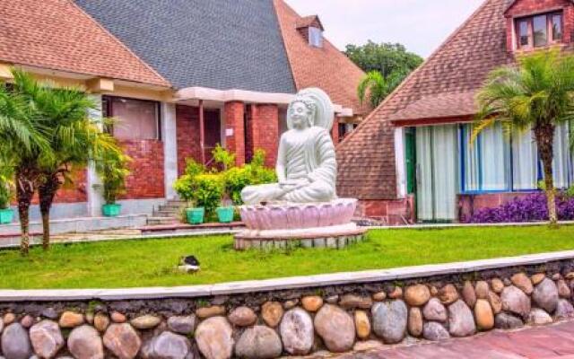 Pyramid Home Divine By 1589 Hotels