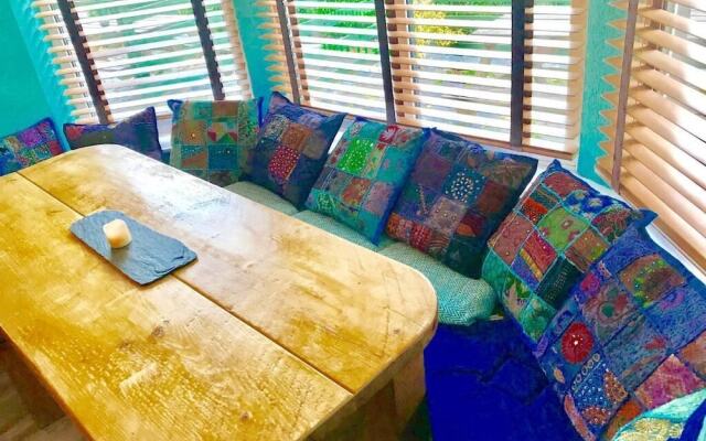 The Vagabond Bunkhouse & Pizzaria - Hostel