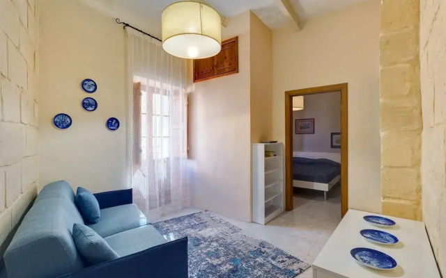 Traditional Maltese Townhouse, Roof Terrace and Views