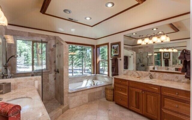 Estates Lodge Luxury Home By RedAwning