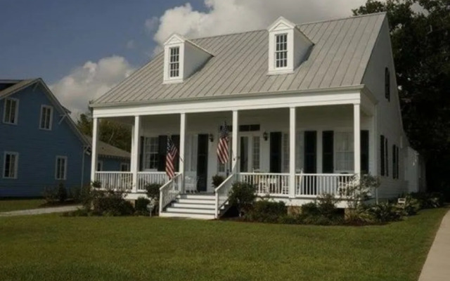 Aunt Dot's Luxurious Beachfront B&B