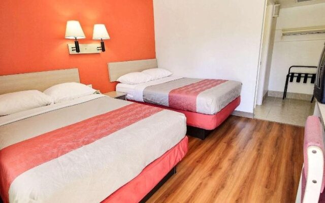 Motel 6 Williamsburg