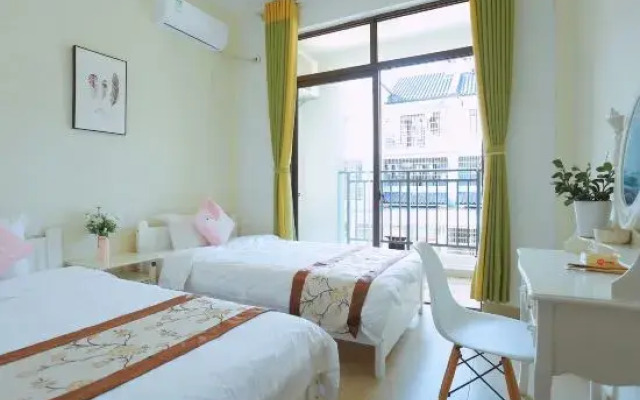 Linghai Xiaoshu Hotel