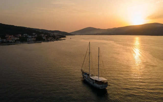 Apartments by the sea Arbanija, Ciovo - 4320