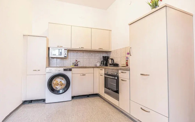 Comfy 4BR Apt Ideal for Groups Families