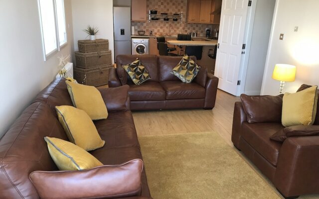 Beautiful 3-bed Apartment in Gourock