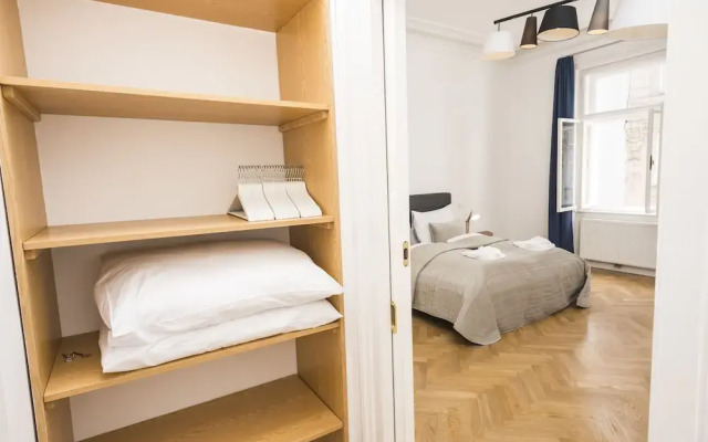 Senator Suite Stephansplatz by Welcome2Vienna