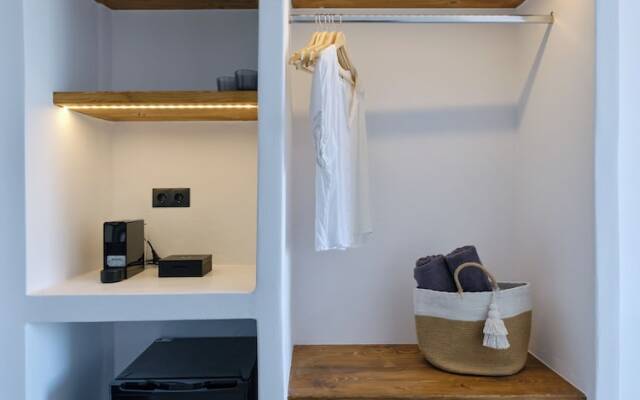Paros Five Senses
