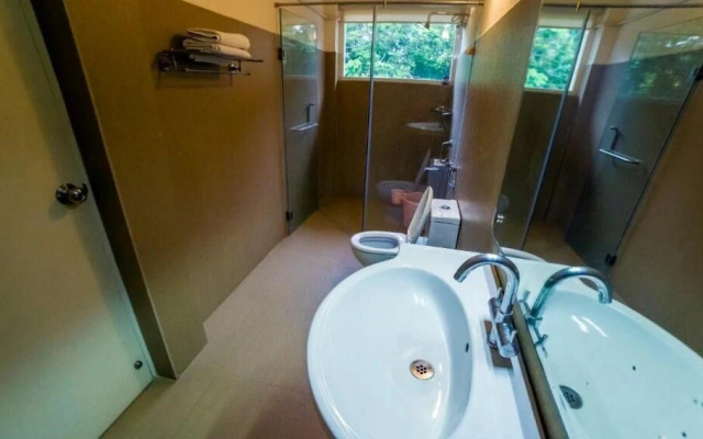 Casuarina Bay Beach Resort