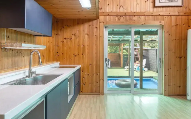 Boryeong Hiddenvillage Dokchae Poolvilla