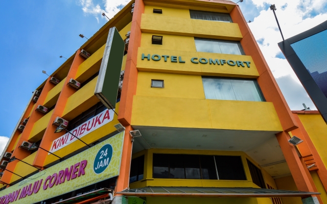 OYO 499 Comfort Hotel Sentul