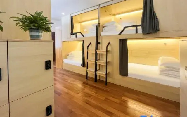 Three Cats Hostel (Mangshi)