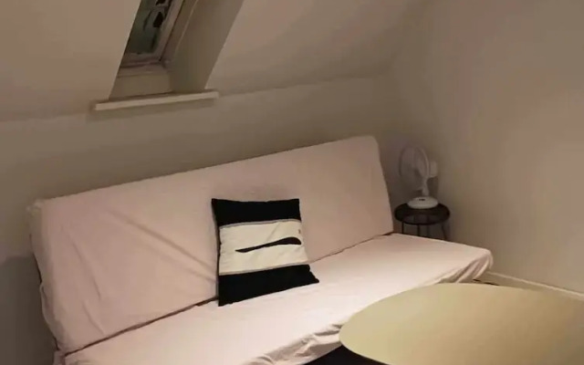 Room in Guest Room - North Beach Inn House