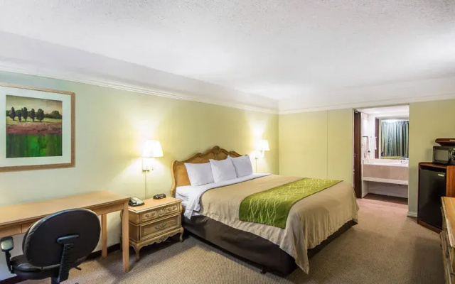 Comfort Inn Midwestern Square
