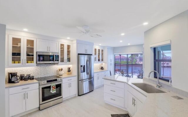 Pet-friendly Waterfront Home on key lot With View