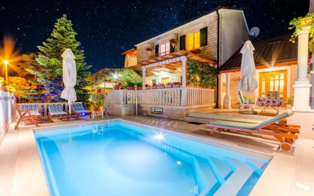Apartment Villa Camellia - Adults Only
