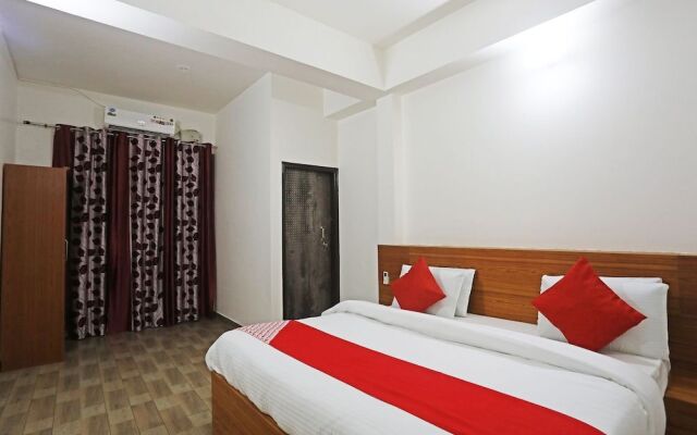 Oyo 40002 Home Feeling Accommodation