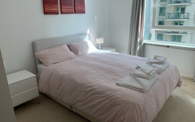 Modern Apartment Near the Thames, Central London