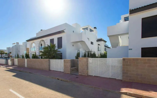 Sunset Paradise - Sleeps 4, Pool, Terrace & Views